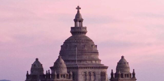 サンタルチア大聖堂の写真（夕方）