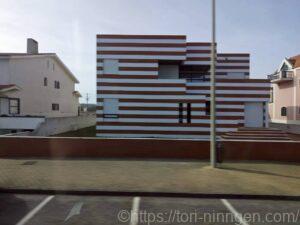 コスタ・ノヴァの家車窓から）