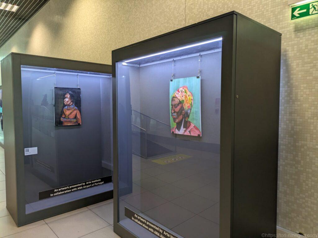 絵の展示の写真