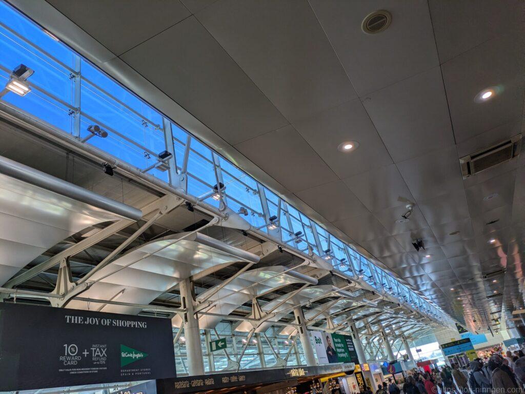 手荷物検査を抜けたところの写真